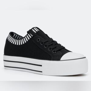 OLIVIA MILLER KNIT LIFESTYLE CASUAL AND FASHION SNEAKERS size 9